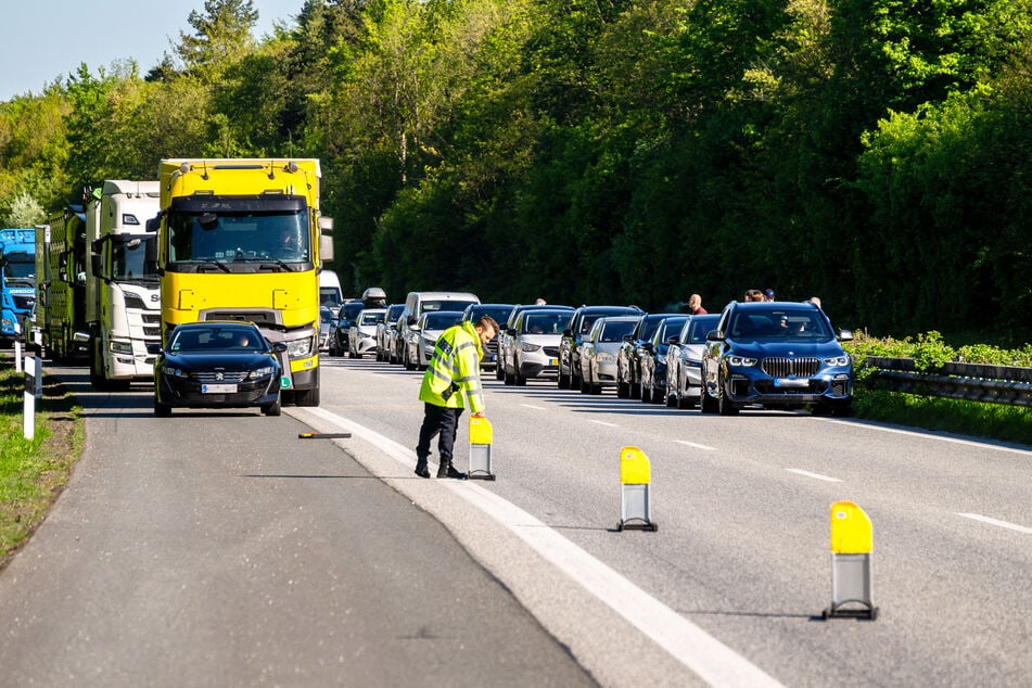 Der unfallbedingte Stau auf der A7 dauerte am Freitagmorgen rund eine Stunde.