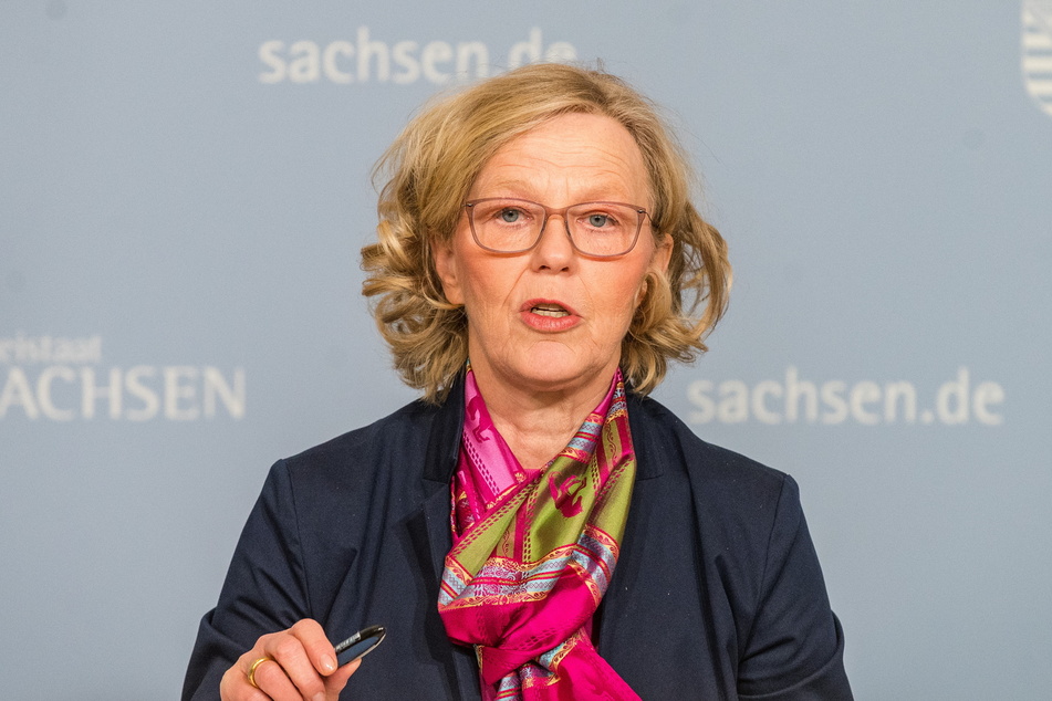 Regina Kraushaar (58), Präsidentin der Landesdirektion Sachsen, versucht mit ihrer Behörde den bürokratischen Planungsablauf so effizient wie möglich zu gestalten.