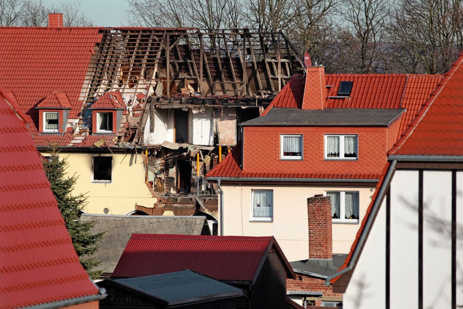 Blick auf das am 04.11.2011 durch eine Explosion zerstörte Haus in der Frühlingsstraße in Zwickau, dem Unterschlupf des rechtsextremen "Nationalsozialistischen Untergrundes" (NSU) in Zwickau.