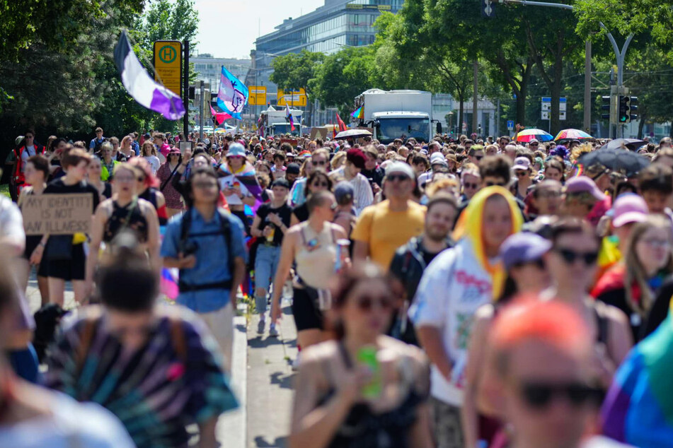 Rund 1500 Demonstranten zogen am Samstag durch Dresden.