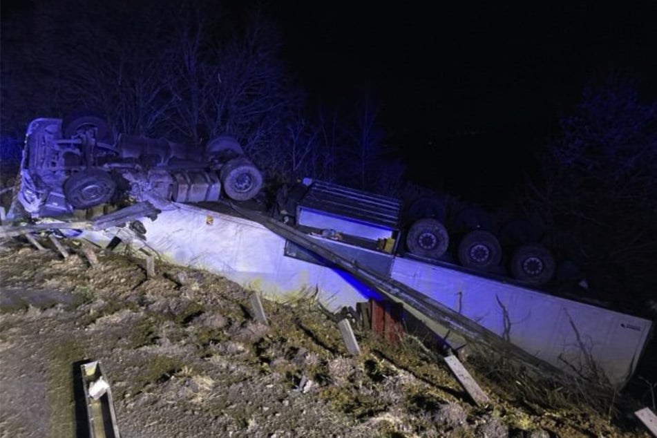 Auf der A3 verunfallte am Donnerstagabend ein Lastwagen.