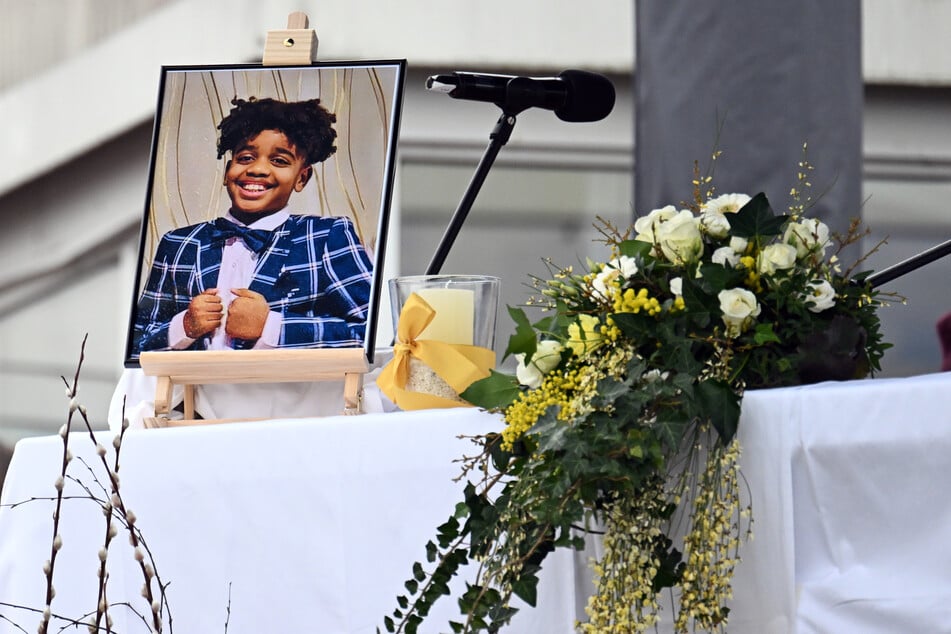 Der 14-Jährige aus Eritrea starb durch Stich- und Schnittverletzungen, die ihm ein Zwölfjähriger zugefügt haben soll.