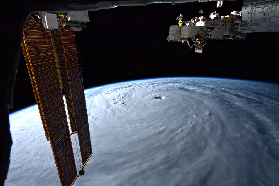 So sieht der Taifun über Japan aus Sicht der Internationalen Raumstation ISS aus.