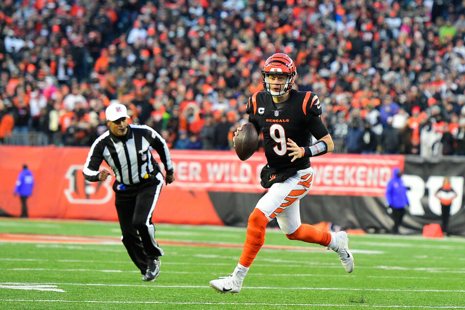 Bengals quarterback Joe Burrow threw for two touchdowns against the Raiders on Saturday night.