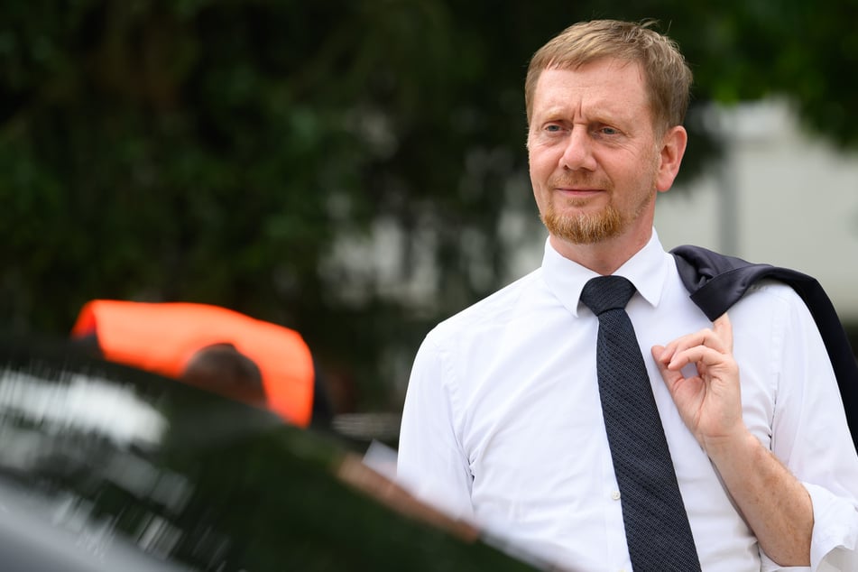 Bürokratie macht es für Handwerker und Selbstständige schwierig meint Michael Kretschmer und fordert weniger Regulierung.