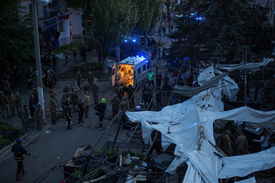 Ukrainian civilians, including children, killed in latest Russian attack on café