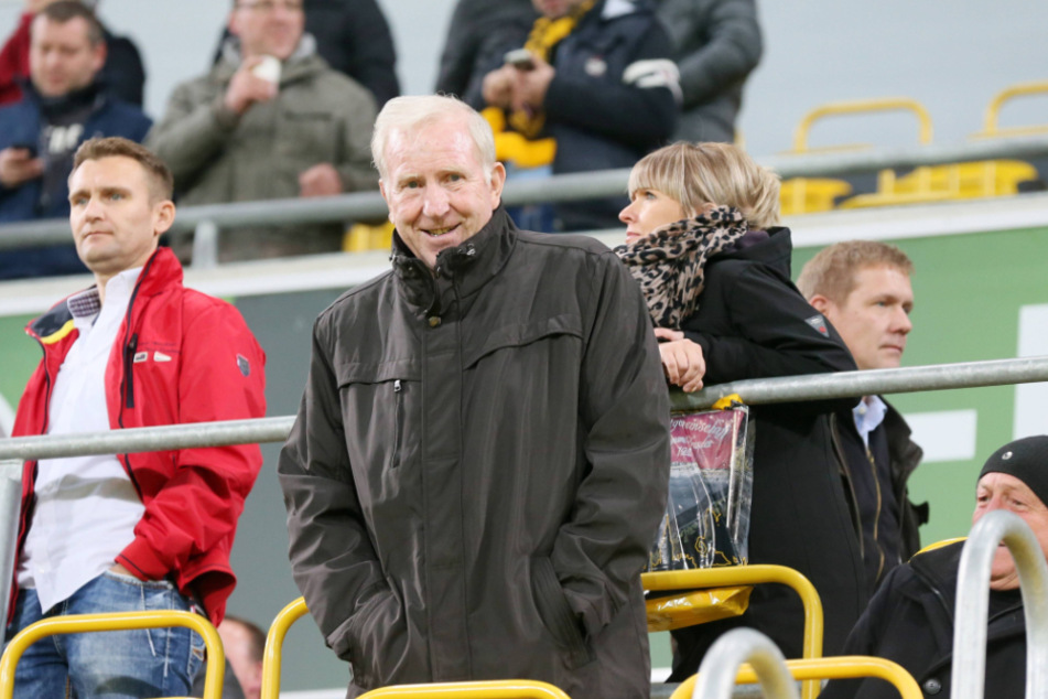 Auch heute noch ein gern gesehener Gast im Rudolf-Harbig-Stadion: Jubilar Klaus Sammer (80).