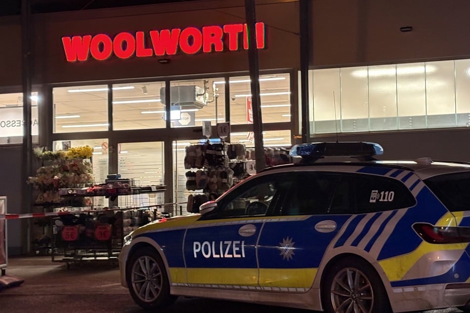 Die Polizei sucht nach dem Täter.