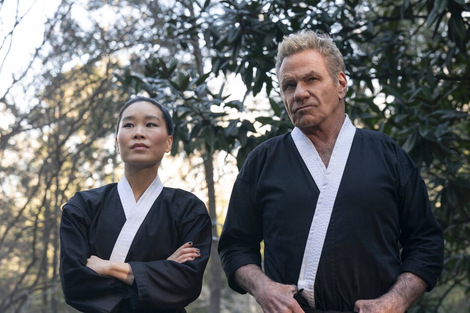 Martin Kove (79) und Alicia Hannah-Kim standen für mehrere Staffeln gemeinsam für "Cobra Kai" vor der Kamera.