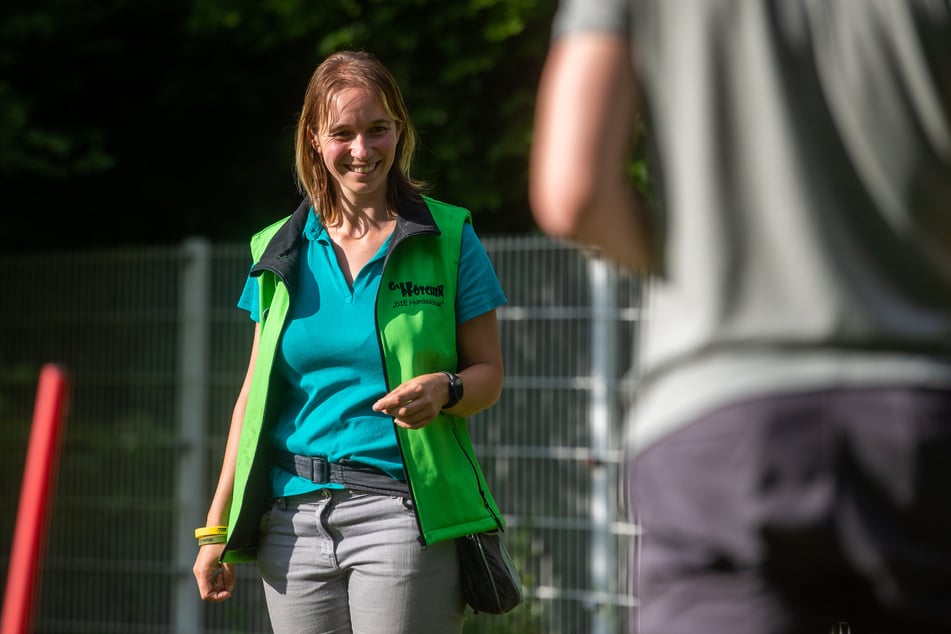 Treibt Welpen schlechte Angewohnheiten wieder aus: Hundetrainerin Dana Leopold (33).