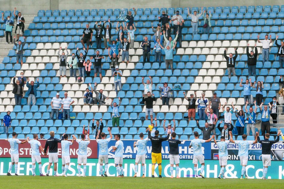 Die meisten Plätze im Stadion blieben Leer, schrecken die personalisierten Tickets die Fans ab?