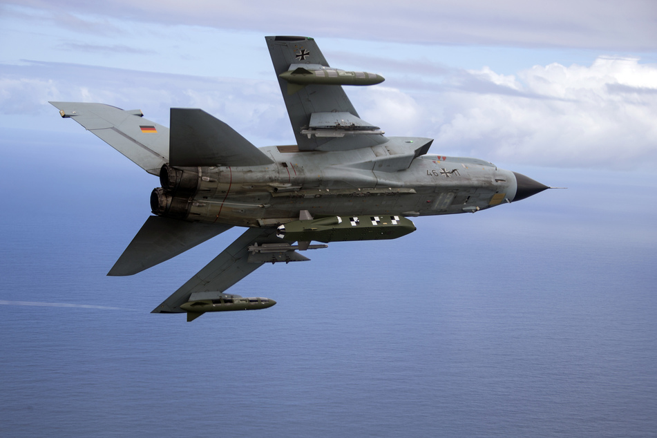 Kampfjet Tornado IDS ASSTA 3.0, bestückt mit dem Lenkflugkörper Taurus. Um welche Marschflugkörper es sich bei den am Freitag über der Krim abgeschossenen handelt, wurde nicht präzisiert.