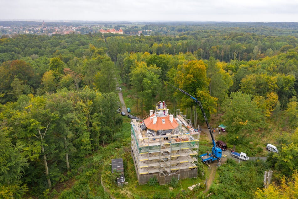 Vergessenes Kleinod: Das Hellhaus mit aufgeschlagener Sichtachse zum Schloss Moritzburg.