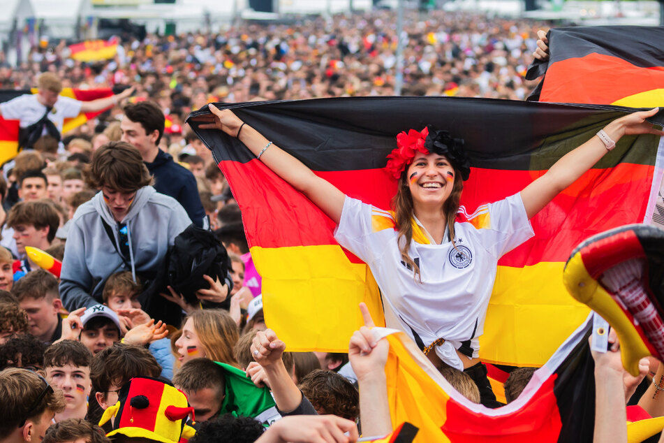 EM-Fanzone vor Brandenburger Tor für Deutschland-Spiel größer: Bis zu 70.000 Menschen!