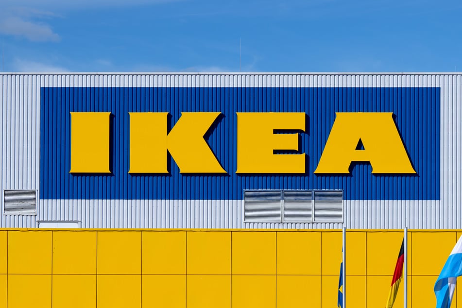 IKEA ruft derzeit Kerzen zurück, in denen sich mehrere Dochte entzünden könnten.
