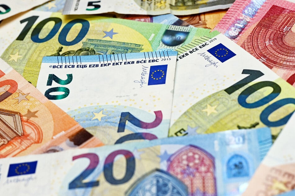 Die schuldenfinanzierten Investitionen sollen die Konjunktur in Hessen steigern, insbesondere durch mehrere Milliarden für die Kommunen. (Symbolfoto)