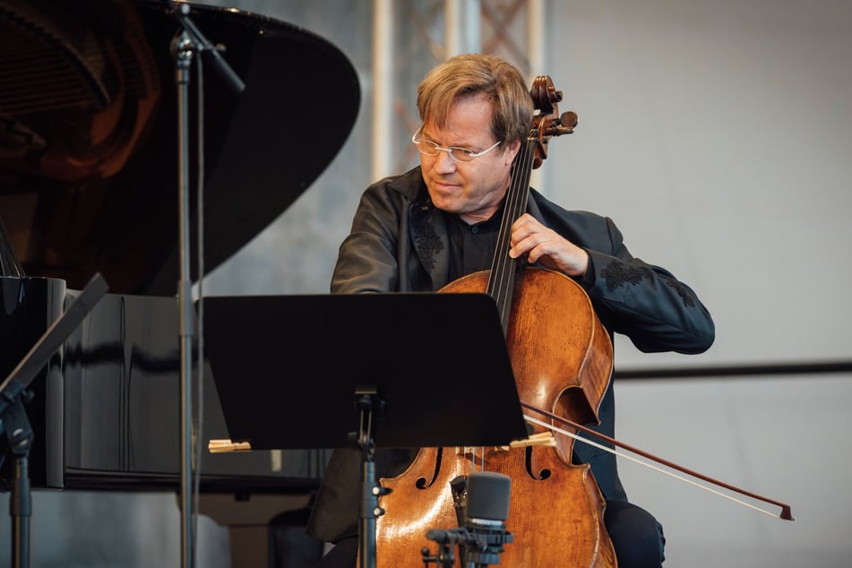 Cellist (und Intendant) Jan Vogler (62) bei der Arbeit.