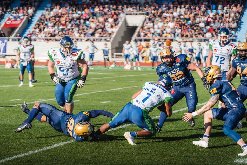 Voller Einsatz! Die Defense der Dresden Monarchs ließ so gut wie nichts zu.