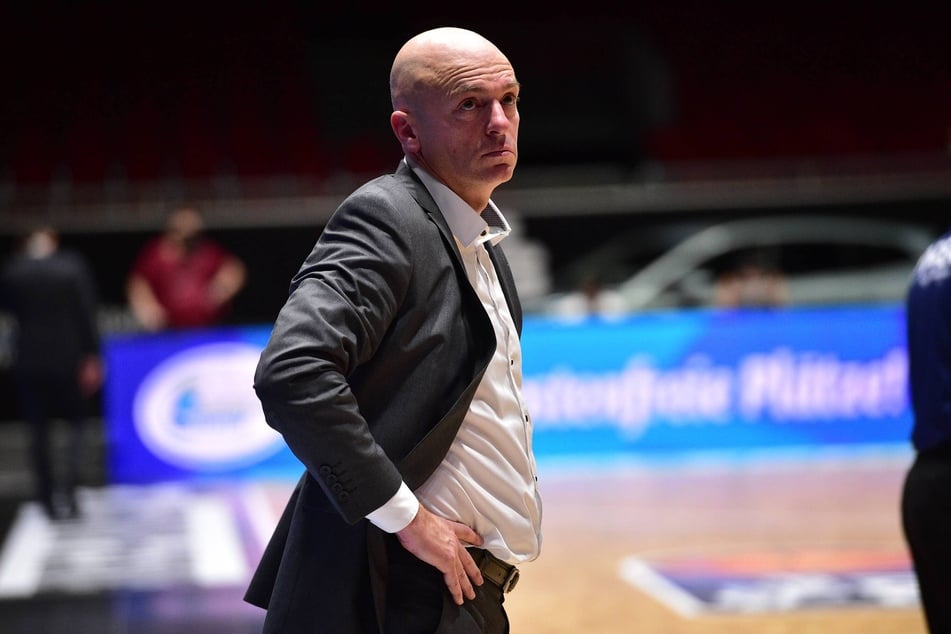 Niners-Trainer Rodrigo Pastore (53) sah im Spiel positives, aber auch negatives.