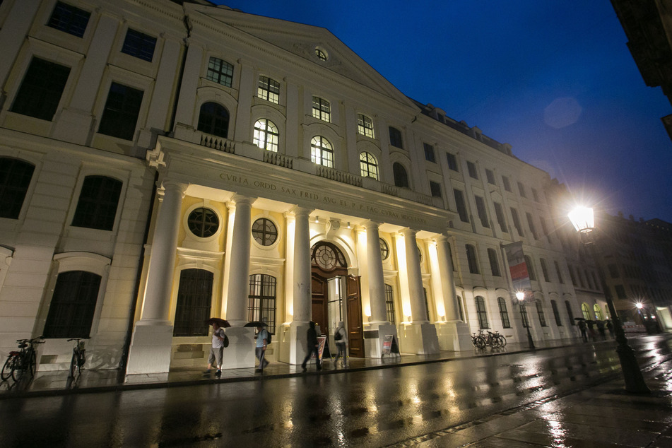 Das Rathaus lässt durch sein Rechtsamt die geplante Veranstaltung im Dresdner Stadtmuseum prüfen.