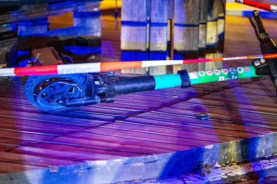 Eine gemeinsame Fahrt mit einem E-Scooter in Frankfurt endete für ein 23 Jahre altes Zwillingspaar tödlich.