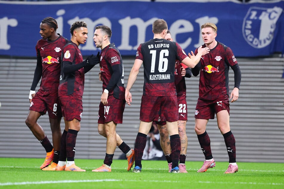 Antonio Nusa (20, 2.v.l.) soll das Interesse mehrerer europäischer Topklubs geweckt haben.