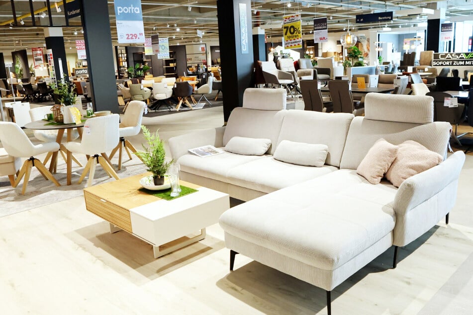 Zum Feierabend-Shopping am Freitag (7.8.) lässt porta massiv die Preise fallen
