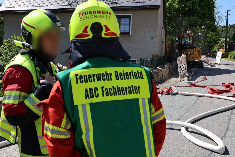 Evakuierung wegen Gasalarm: Bagger reißt Leitung im Erzgebirge auf