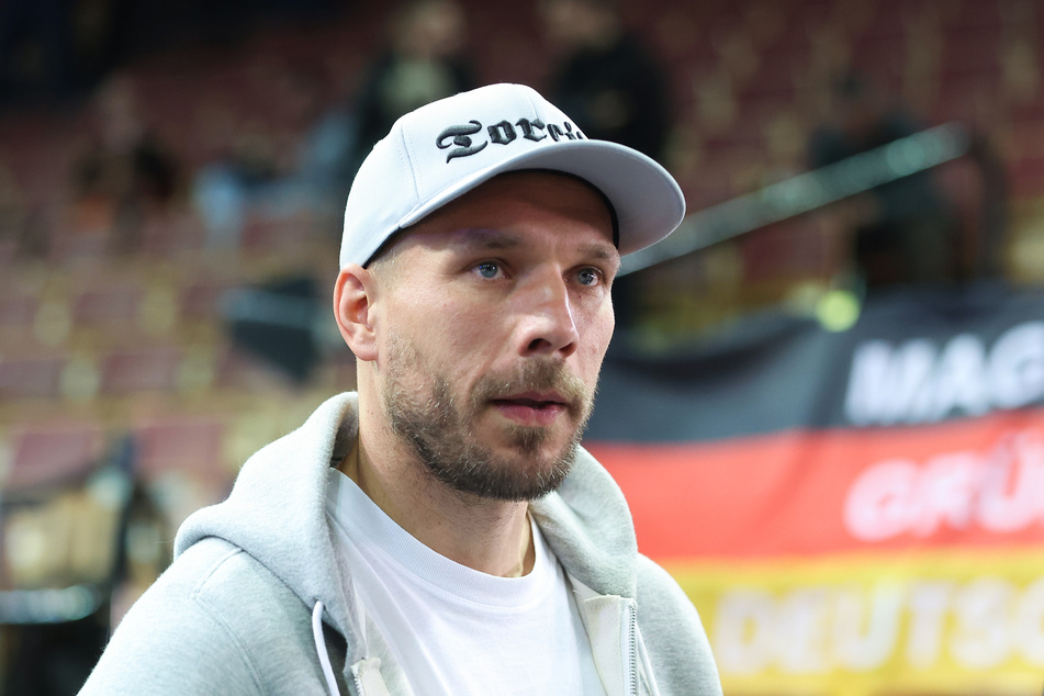 Lukas Podolski (38) war bereit, seinem Heimatverein zu helfen.