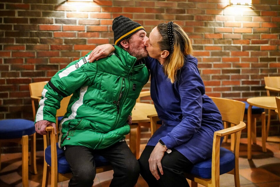 Steffen (63) und Lilija (51) haben nicht viel - aber einander.