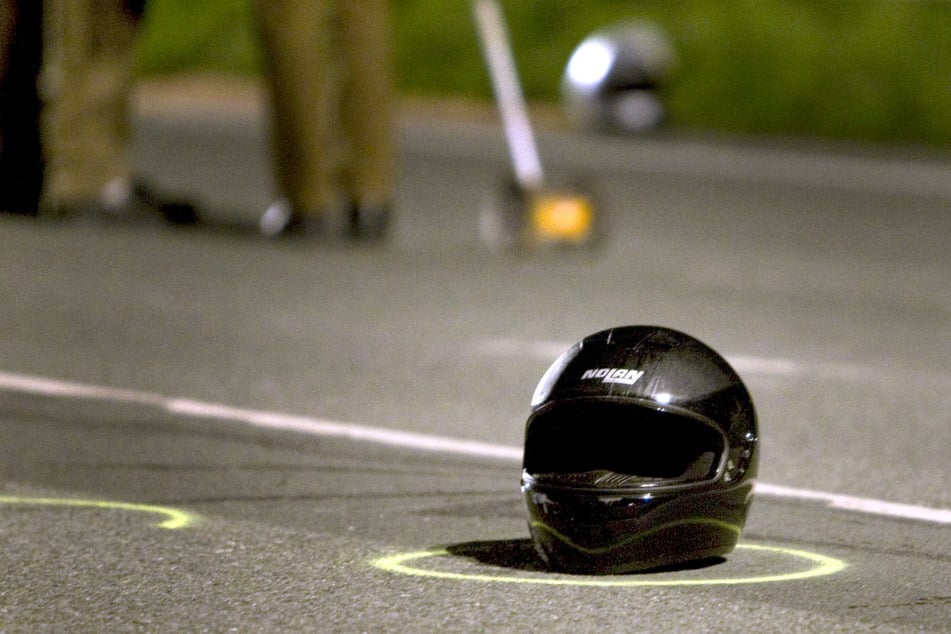 Ein 58-jähriger Motorradfahrer verlor am Samstag nach einem Unfall sein Leben. (Symbolbild)