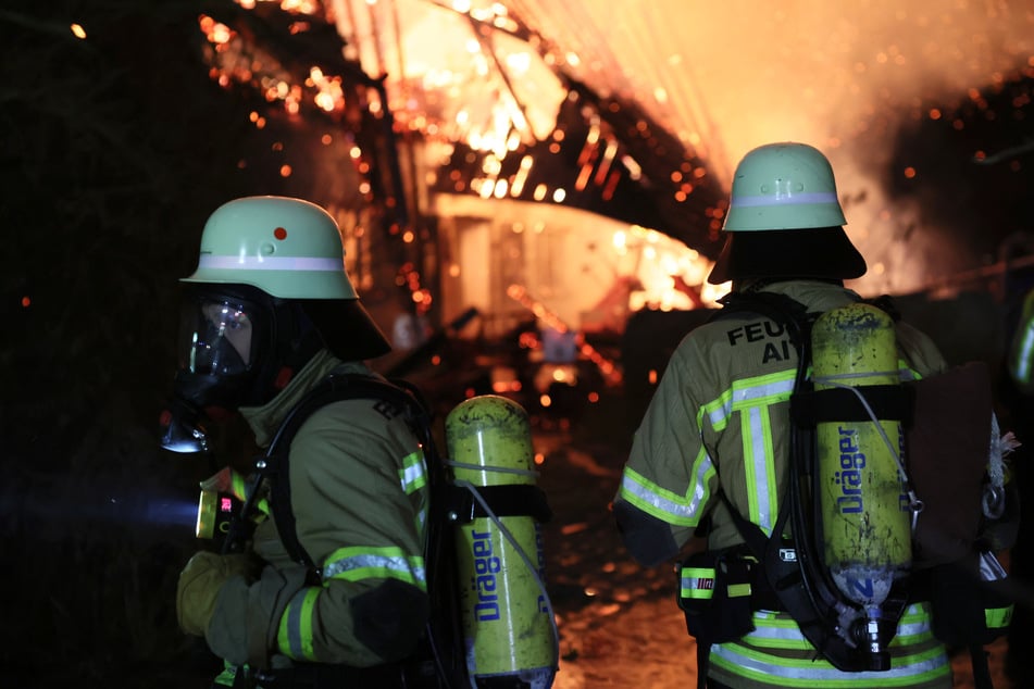 Die Feuerwehr rückte im Großaufgebot an.