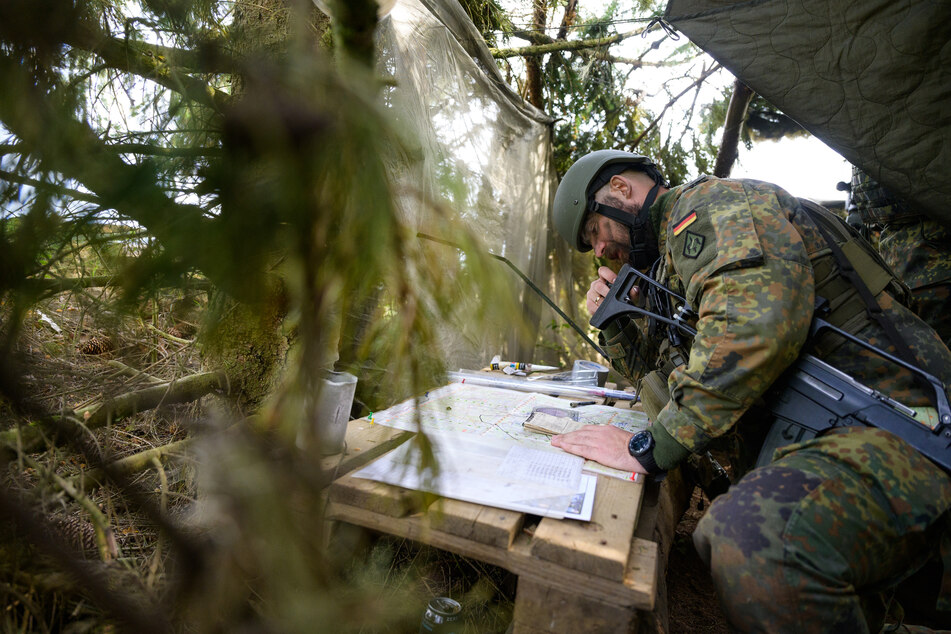 Logistiker bei der Bundeswehr sorgen für Nachschub von Verpflegung, Munition, Kraftstoff und interne Infrastruktur. (Symbolbild)