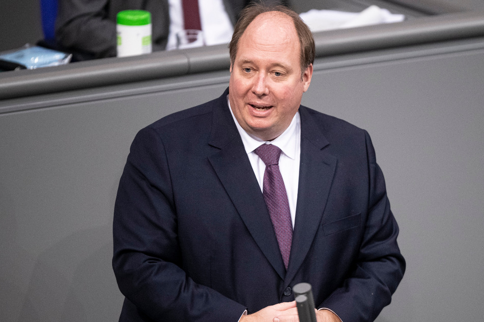 Kanzleramtschef Helge Braun (48, CDU) sprach sich für ein härteres Vorgehen aus.