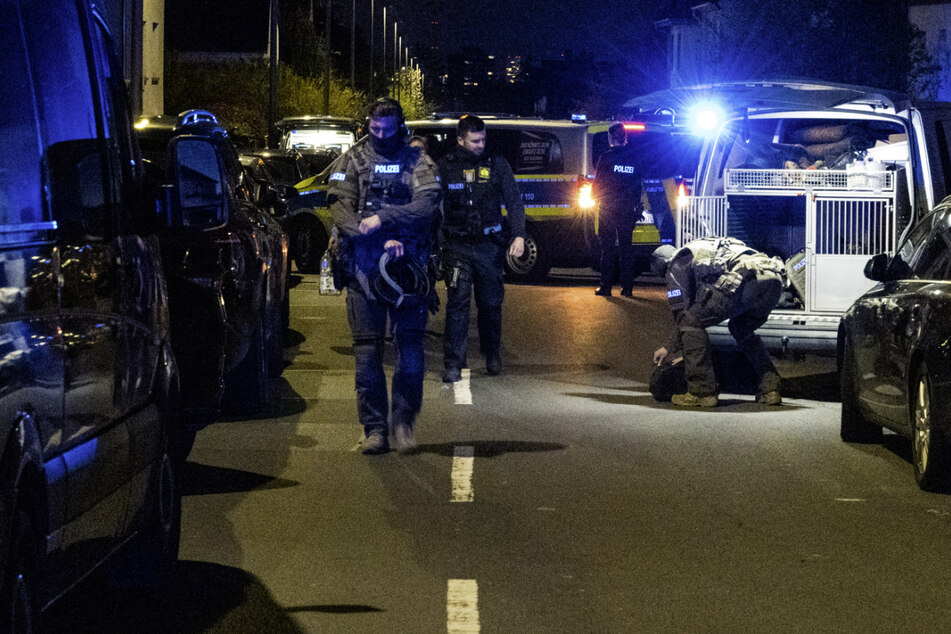 Die Polizei war mit einem Großaufgebot angerückt. Auch ein SEK und die Verhandlungsgruppe waren vor Ort.