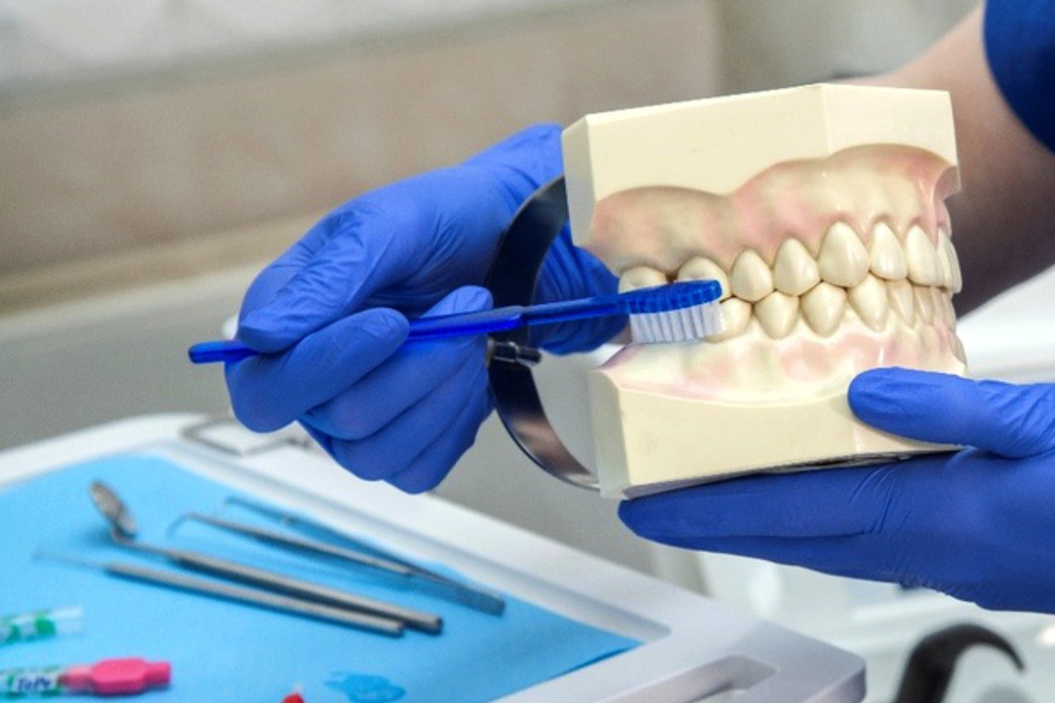 Die Poliklinik für Zahnerhaltung sucht Probanden zur Testung einer Mundspüllösung gegen Zahnfleischentzündung.