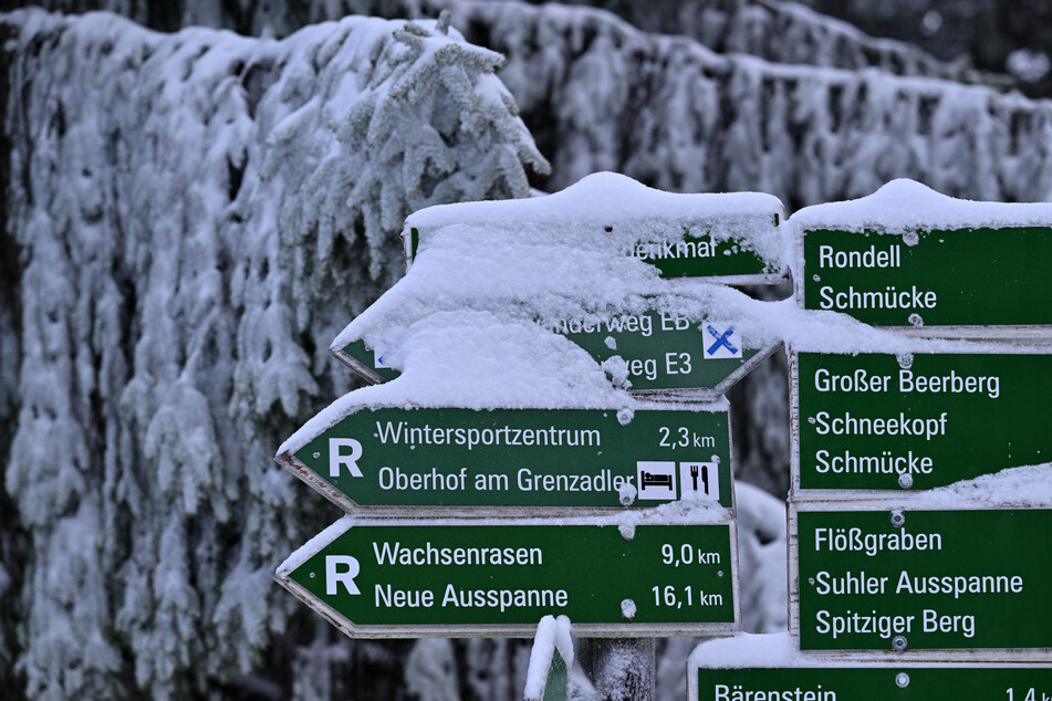 In den vergangenen Tagen hat es in Thüringen schon ordentlich Neuschnee gegeben, wie hier am Rennsteig.