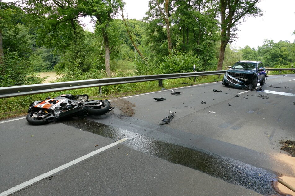 Alle drei Unfallbeteiligten mussten nach dem Crash in Krankenhäuser gebracht werden.