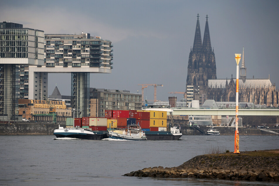 Zum Wochenbeginn sollen die Temperaturen in NRW wieder milder werden. (Symbolbild)
