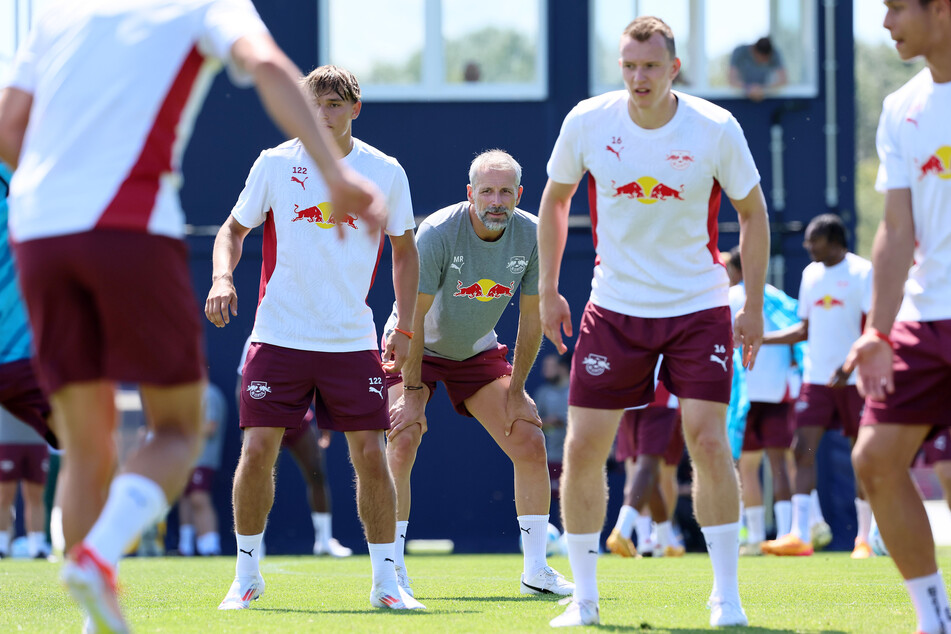 Nicht wirklich viele Spieler stehen RB Leipzigs Trainer Marco Rose (47) aktuell zur Verfügung.