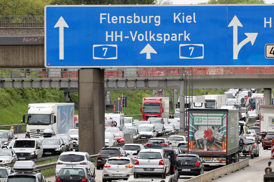 Auf der A7 in Richtung Flensburg/Kiel können am Wochenende keine Autos fahren. (Archivbild)
