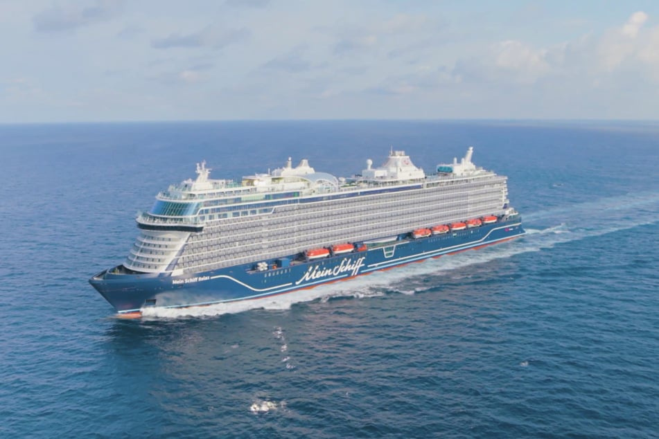 Kreuzfahrtschiff mit Besonderheit an Bord: Die neue Mein Schiff Relax kreuzt derzeit durchs Mittelmeer.