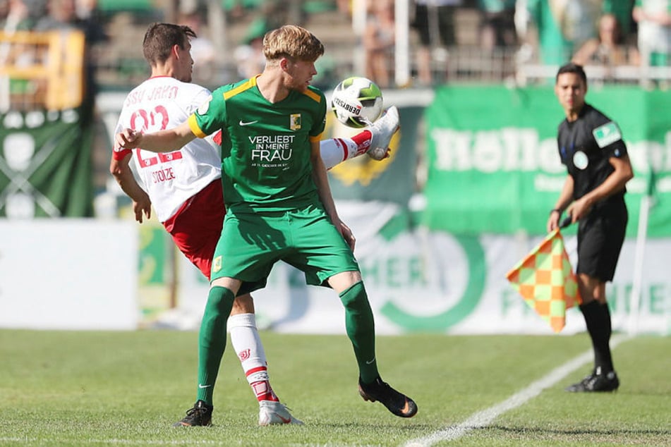 Bury verbuchte 2018 eine Vorlage beim 2:1-Sieg im DFB-Pokal gegen Zweitligist Regensburg. (Archivbild)