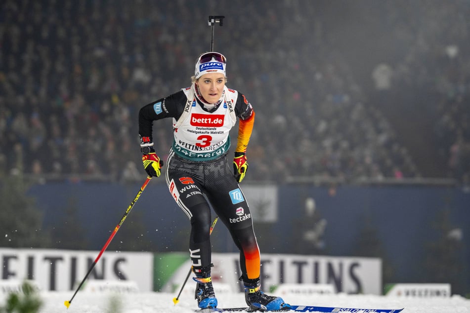 Beim Biathlon auf Schalke durfte Anna Weidel (28) noch an der Seite von Justus Strelow ran, sie ersetzte die erkrankte Vanessa Voigt. Das Duo landete auf dem zweiten Platz.