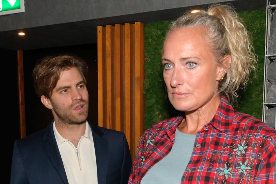 Julian kann nicht fassen, dass Maren ihrer Tochter die Wahrheit gesagt hat.