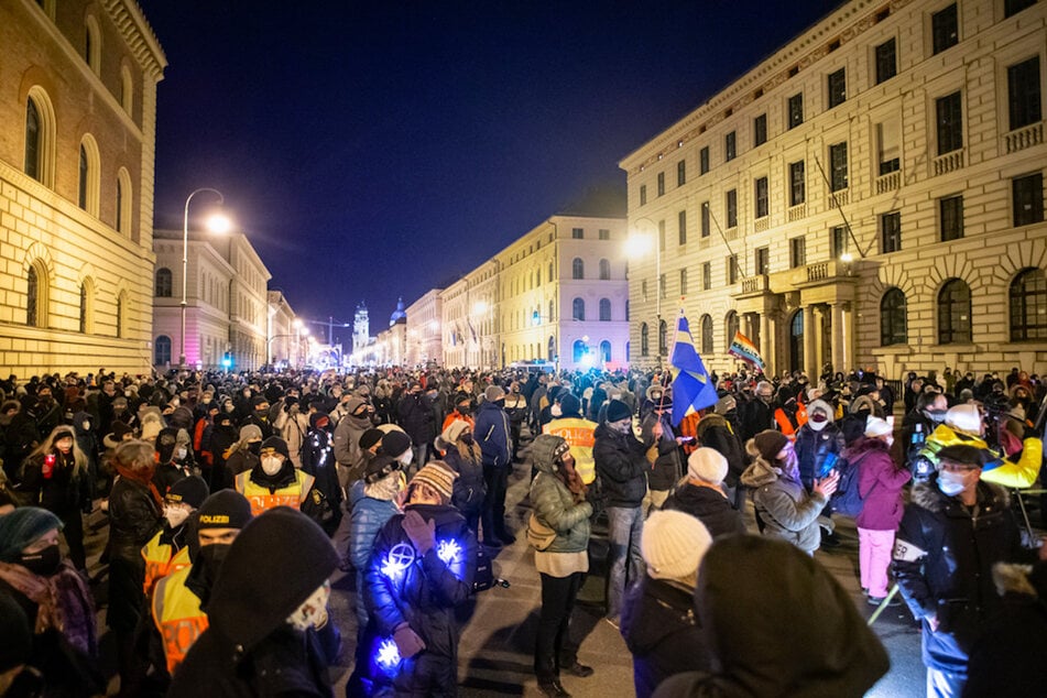 Querdenker protestieren in München gegen die Corona-Maßnahmen.