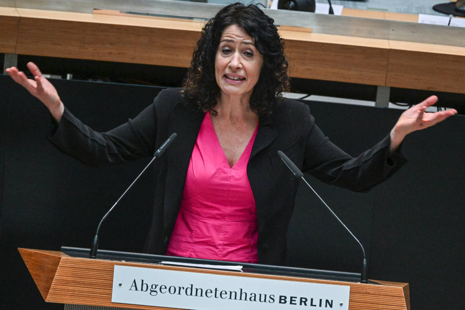 Bettina Jarasch (55, Grüne) stellt die Handlungsfreiheit von Kai Wegner im Senat infrage.