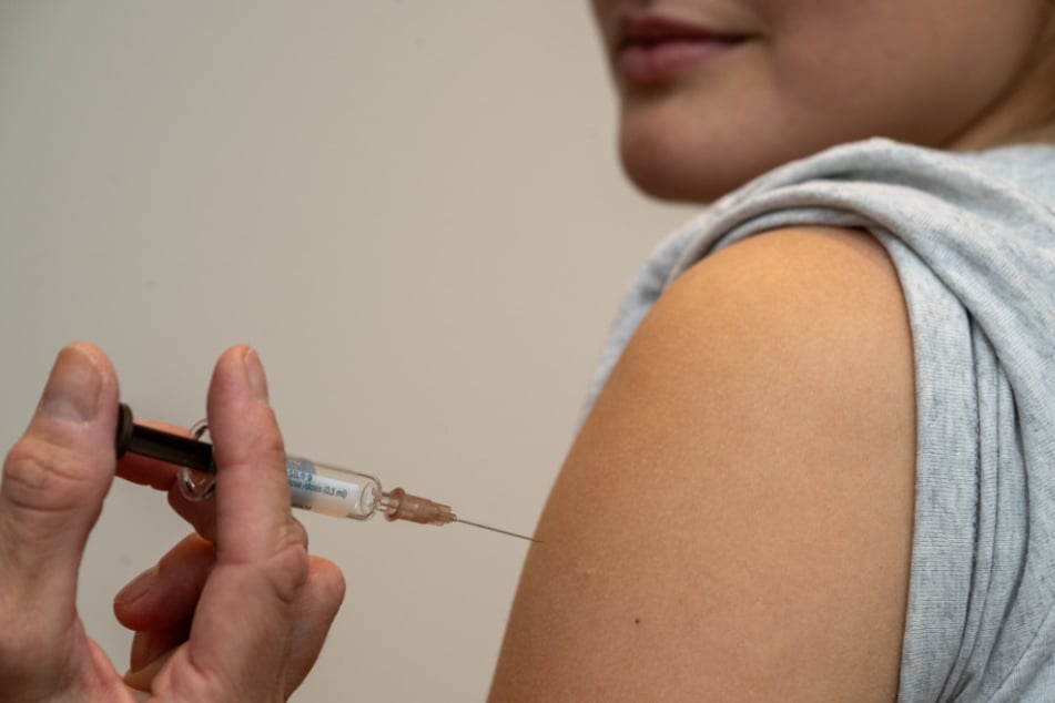 In Hamburg seien laut Barmer viel zu wenige Jugendliche gegen HPV geimpft. (Symbolbild)