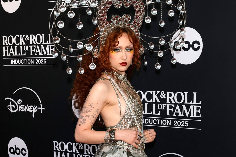 Chappell Roan's team warned the pop star would "leave" if she was yelled at by the paparazzi on the red carpet.