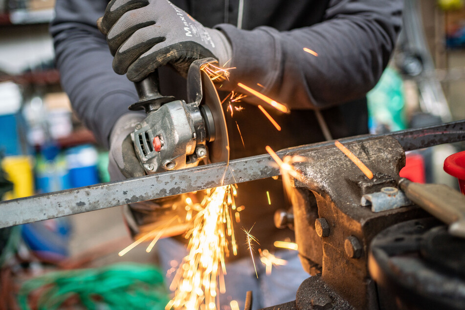 Eine Ausbildung im Handwerk oder doch lieber ein Studium? Der Start ins Berufsleben kann schwierig sein. Die MDR-Schwerpunktwoche will helfen. (Symbolbild)